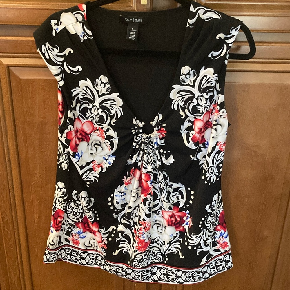White House Black Market Red and White Ruched Blouse